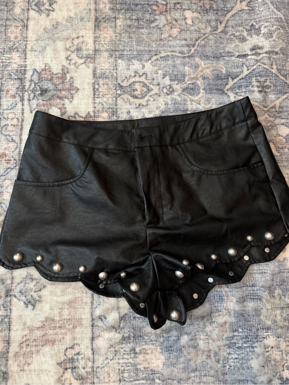 SHEIN Black Faux Leather Scalloped Studded Shorts